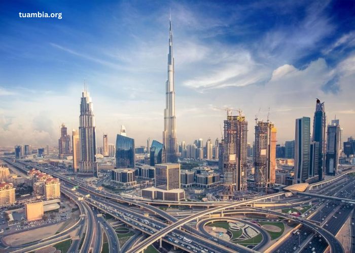 Unlocking Opportunities Investing in Dubai's Prime Properties for 2025 Business Success