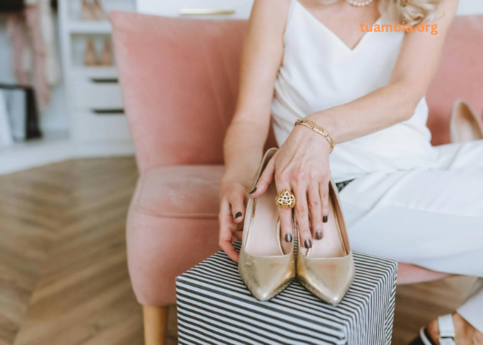 Is It Worth Buying Clothes from the US? Pros & Cons of International Shopping
