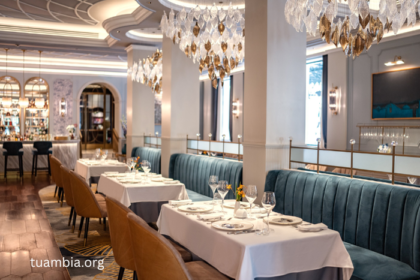 Open-Plan Restaurants Are Losing Customers to a Seating Format Nobody Expected to Come Back